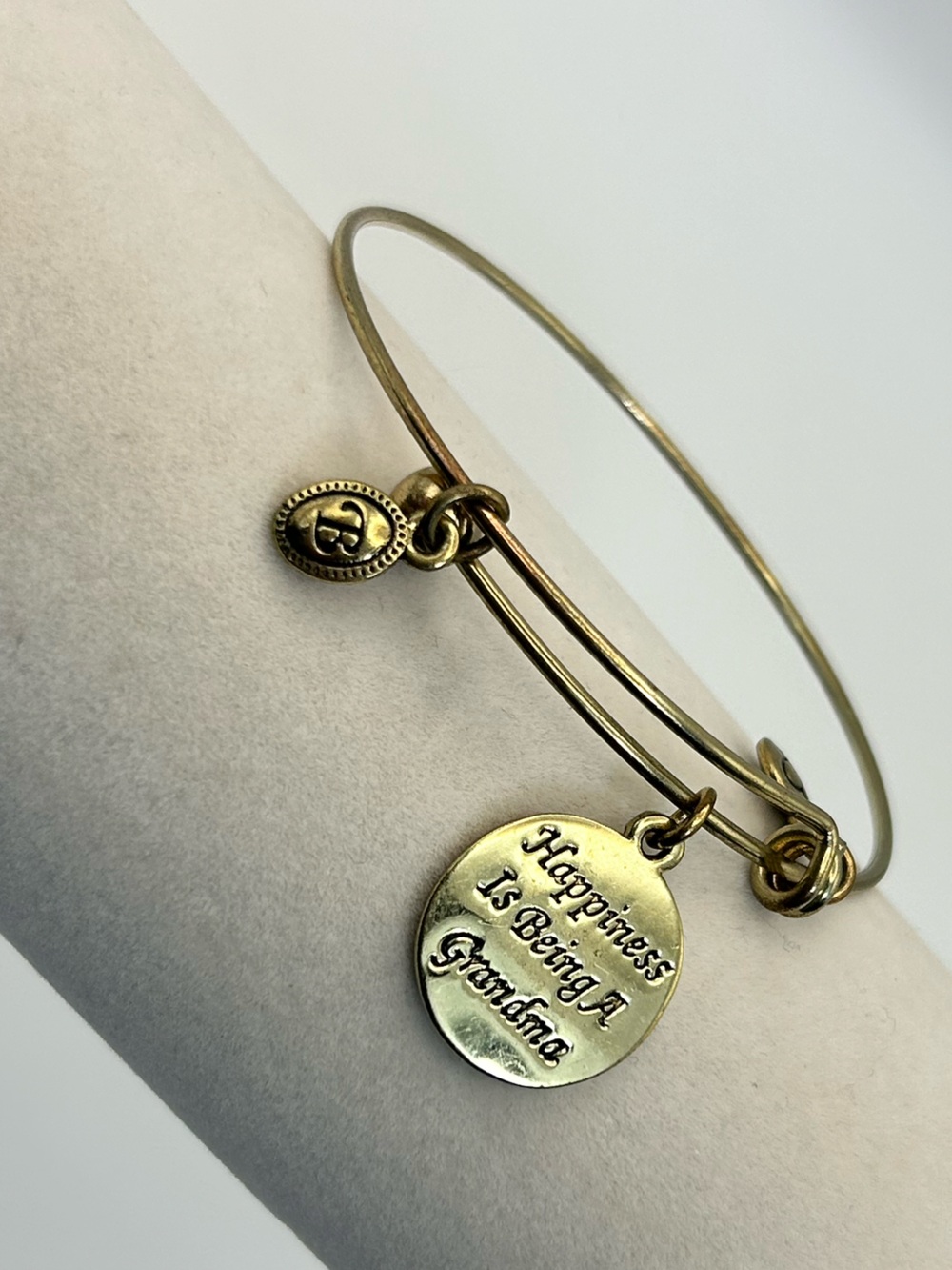 Vintage Charm Bangle Bracelet Happiness Is Being A Grandma Gold-Tone 7.5"